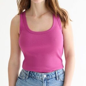 Reitmans ribbed tank with scooped‎ neckline